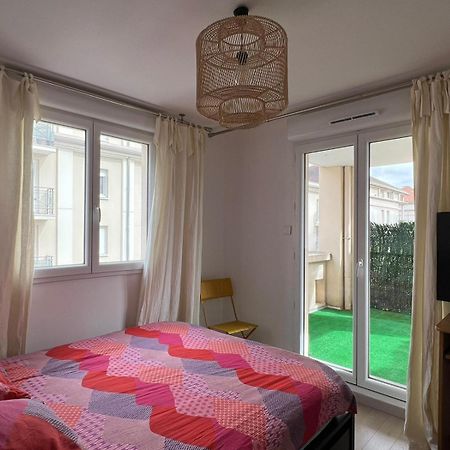 Location 3 Chambres Spacieuses Dans Appartment 2 Mn Rer Bussy Saint Georges Exteriér fotografie