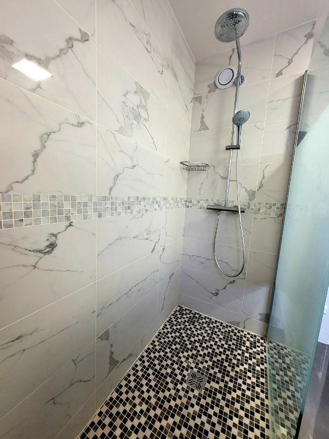 Location 3 Chambres Spacieuses Dans Appartment 2 Mn Rer Bussy Saint Georges Exteriér fotografie